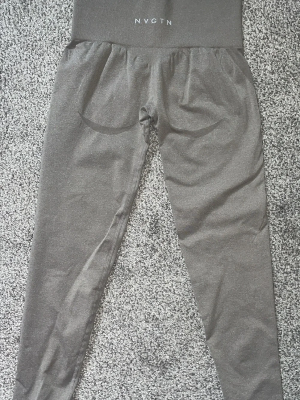 NVGTN Leggings in taupe - Picture 2 of 3